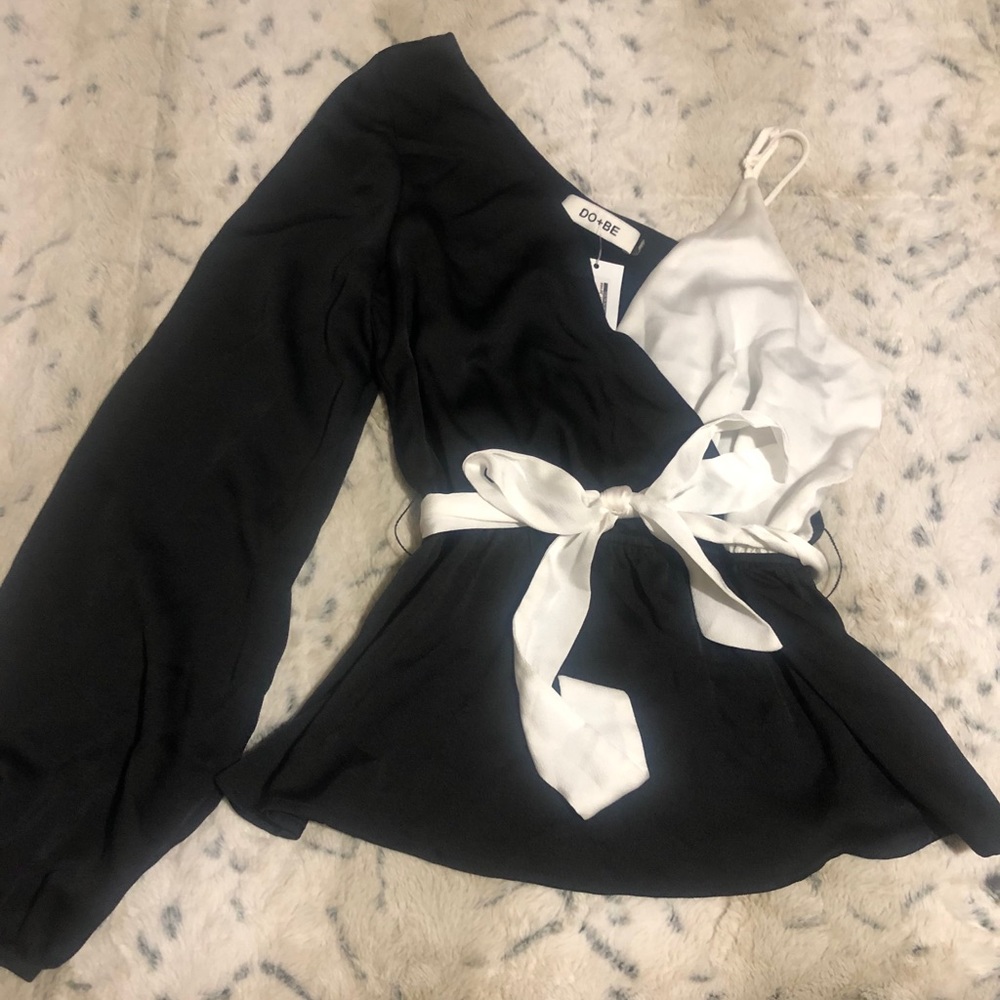 Black/White Top